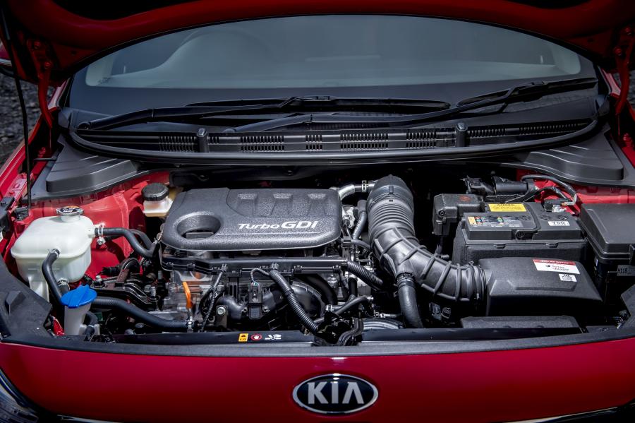 Моторный отсек Kia Rio First Edition 2017 года  (UK) (фото 52 из 70)